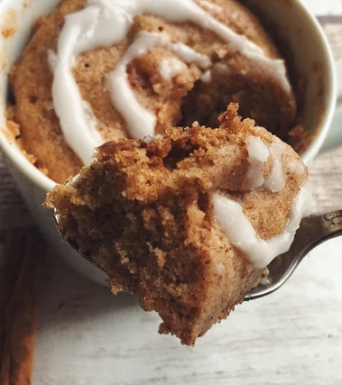 Mug cake vegana alla cannella