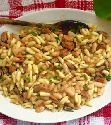 Cicatelli, fagioli e cozze