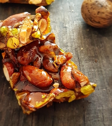 Torrone alle mandorle e pistacchi