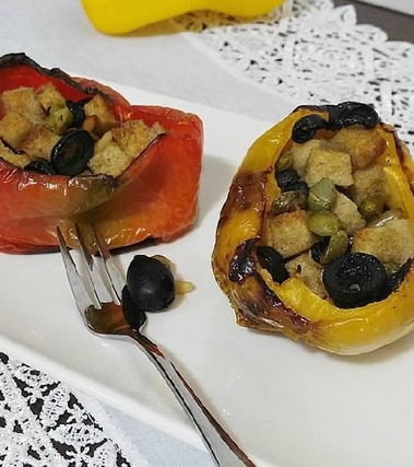 Scrigni di peperoni ai pinoli