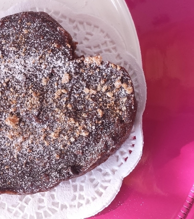 Tortini di pane al cacao, amaretti e albicocche