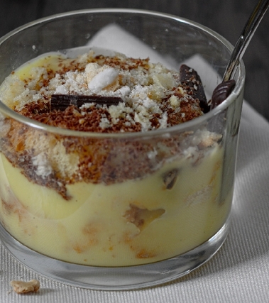 Finto tiramisu con panettone e crema allo zafferan