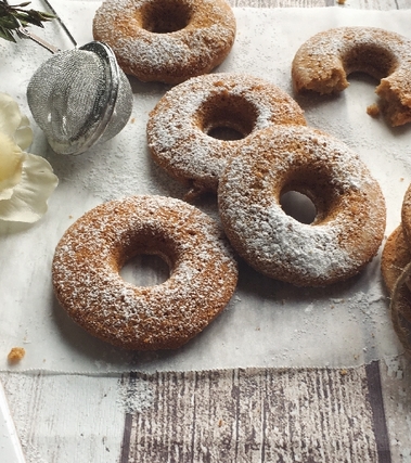 Ciambelline vegane alle mele e cannella