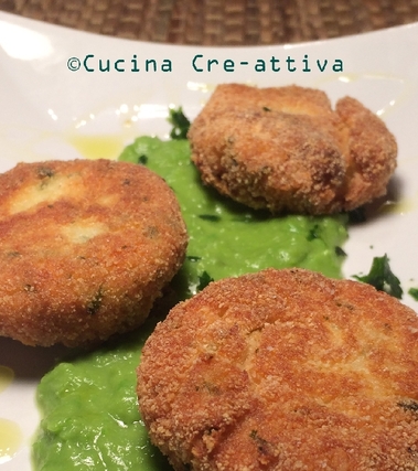 Polpette al salmone su crema di piselli
