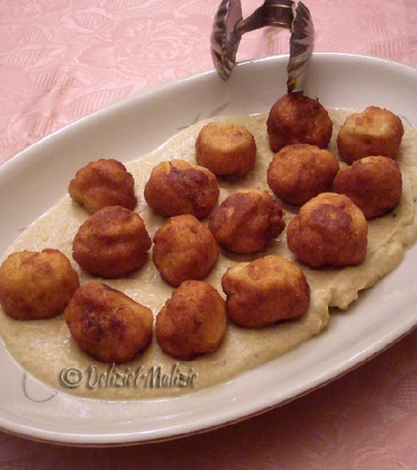 Polpettine di baccalà su vellutata di ceci