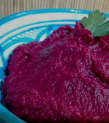Hummus di barbabietole rosse
