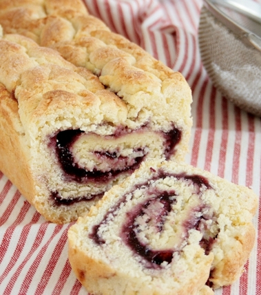 Rotolo di pasta frolla con confettura