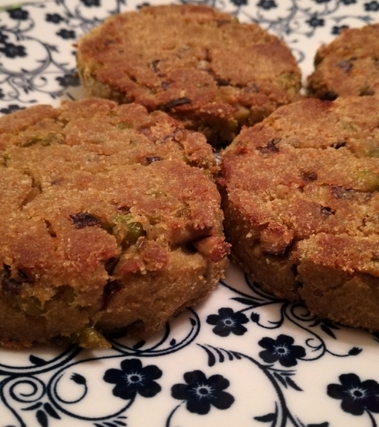 Hamburger di tonno radicchio piselli