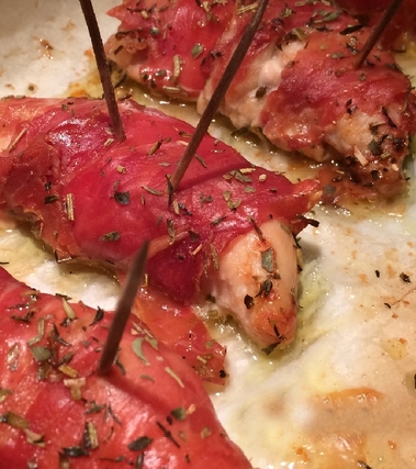 Roll di pollo marinato al crudo