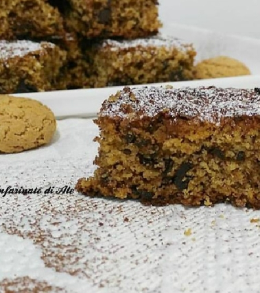 Torta al pangrattato e amaretti