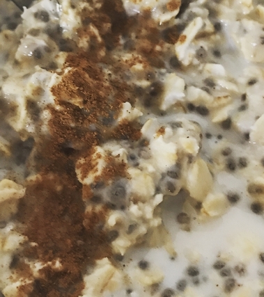 Porridge di fiocchi d'avena con semi di chia