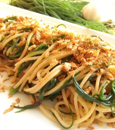 Spaghetti agretti e briciole