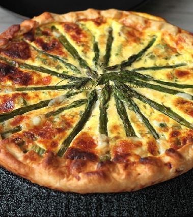 Torta salata con asparagi e pecorino