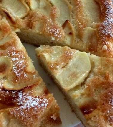 Torta di mele con soli albumi senza lattosio