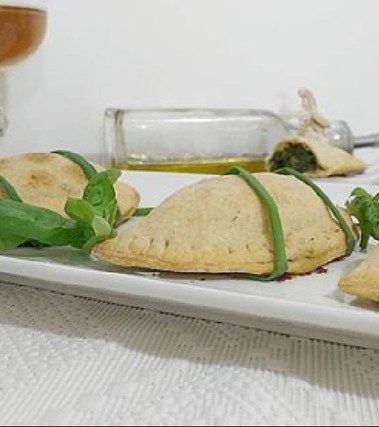 Panzerotti alla birra con spinaci e gorgonzola