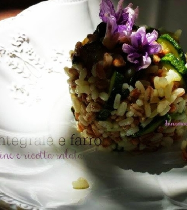 Riso integrale e farro zucchine e ricotta salata