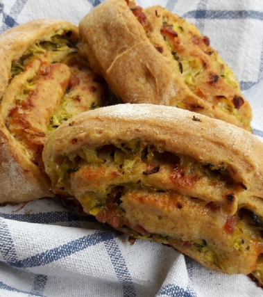 Girelle salate con zucchine e speck