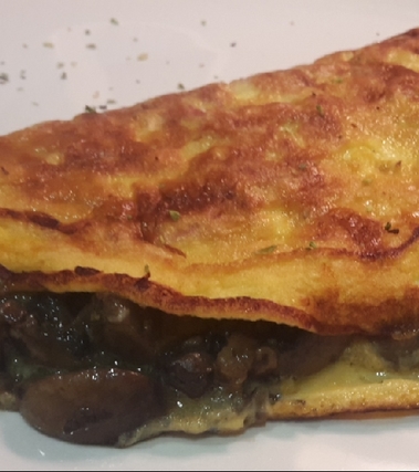 Omelette jamòn e funghi