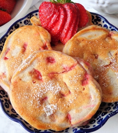 Pancake con fragole e yogurt