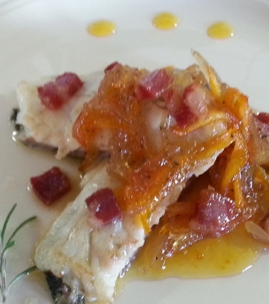 Spigola in agrodolce con pancetta croccante