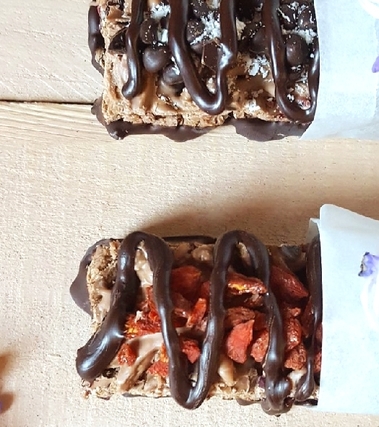 Barrette ai cereali con frutti rossi