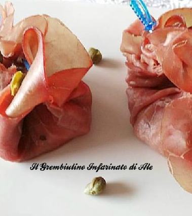 Cestini di bresaola, salmone e capperi