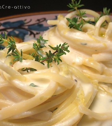 Spaghetti in crema di ricotta, timo e limone