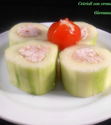 Cetriolo con crema di tonno piccante