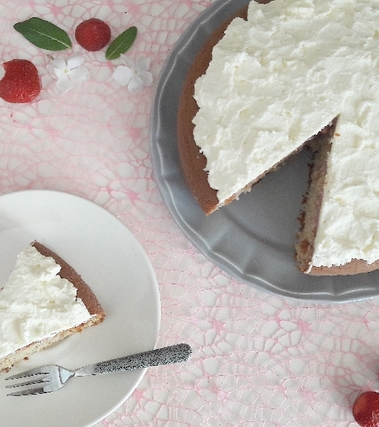 Poke cake panna e fragole