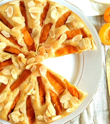 Torta albicocche e mandorle, vegana e quasi light