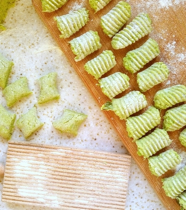 Gnocchi di piselli al basilico