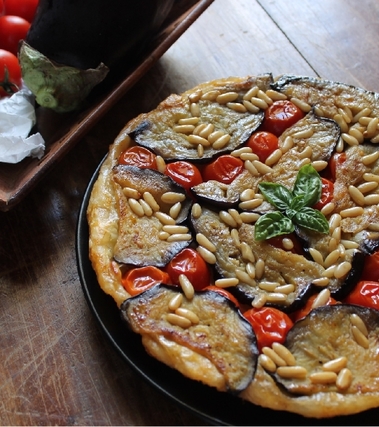 Torta rovesciata di melanzane e pomodorini