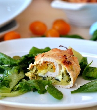 Rotolini di pollo al forno ripieni di zucchine