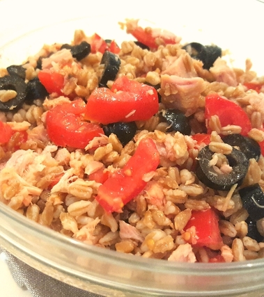 Insalata di farro con tonno e pomodorini