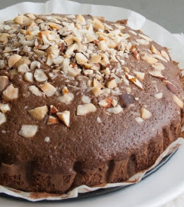 Torta con noci brasiliane e cacao
