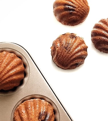 Madeleines melissa e cioccolato bianco