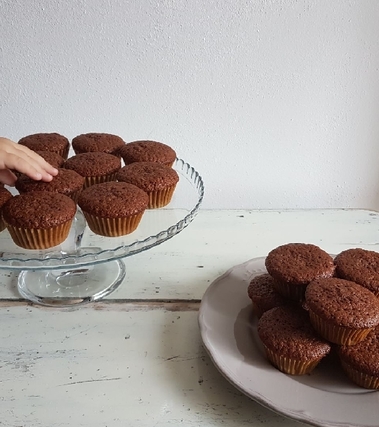 Muffin al cacao e gocce di cioccolato