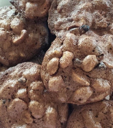 Brutti ma buoni alle arachidi salate e cioccolato