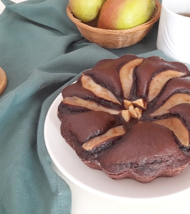 Torta di pere al cacao