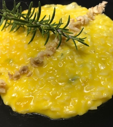 Risotto zucca zola e nocciole al rosmarino