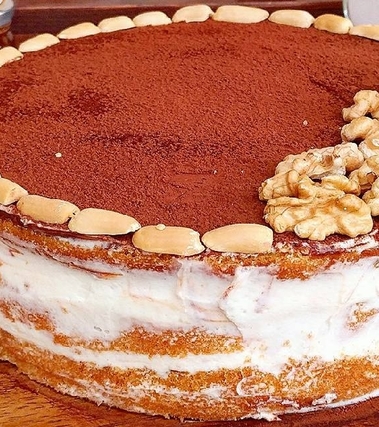 Naked cake con crema alla vaniglia e nutella