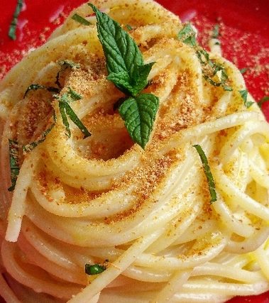 Spaghetti con fonduta di taleggio e bottarga