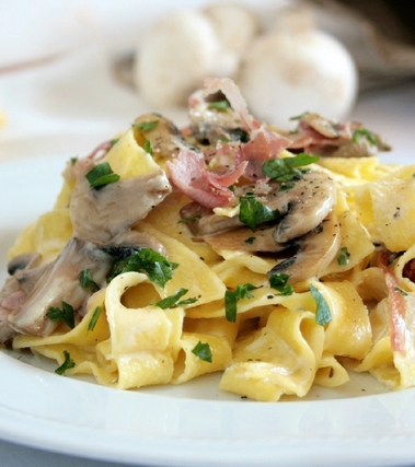 Pappardelle con funghi e crema di fontina