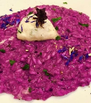 Risotto con cavolo cappuccio viola e gorgonzola