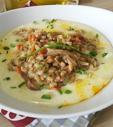Zuppa di farro e porcini su vellutata allo zenzero