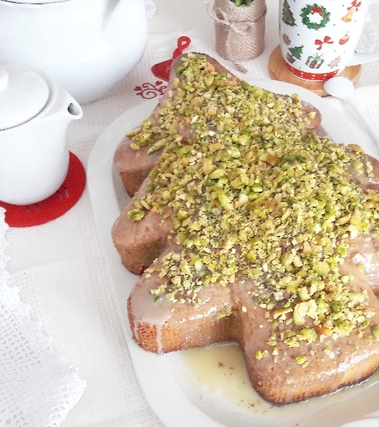 Albero di natale al pistacchio e cioccolato bianco