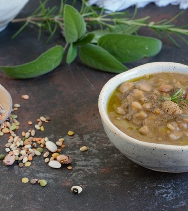 Zuppa farro e legumi