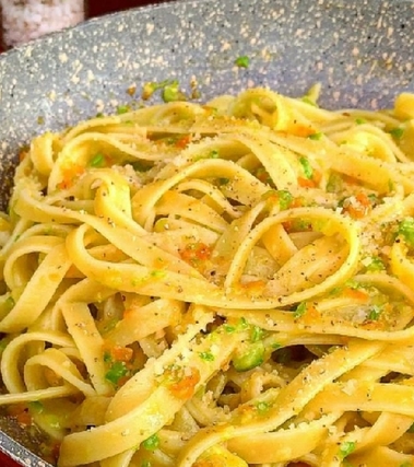 Fettuccine con ragù di verdure