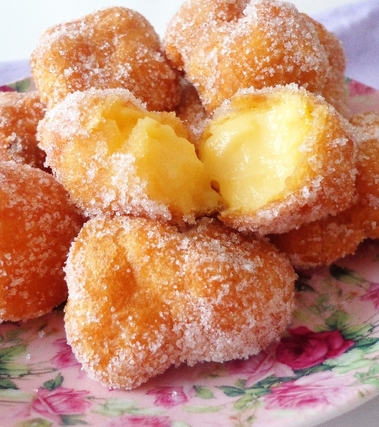 Frittelle alla crema pasticcera