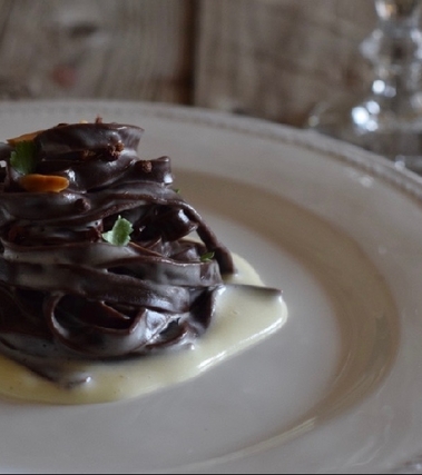 Tagliatelle al cacao con crema di patate